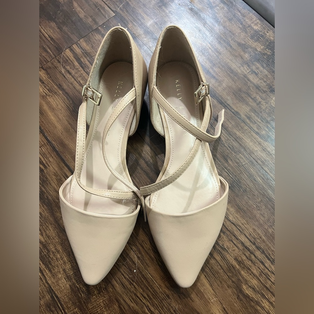 Kelly and Katie size 7 pointed flats